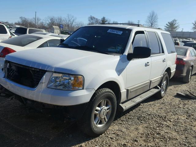 1FMFU16W03LC46304 - 2003 FORD EXPEDITION WHITE photo 2