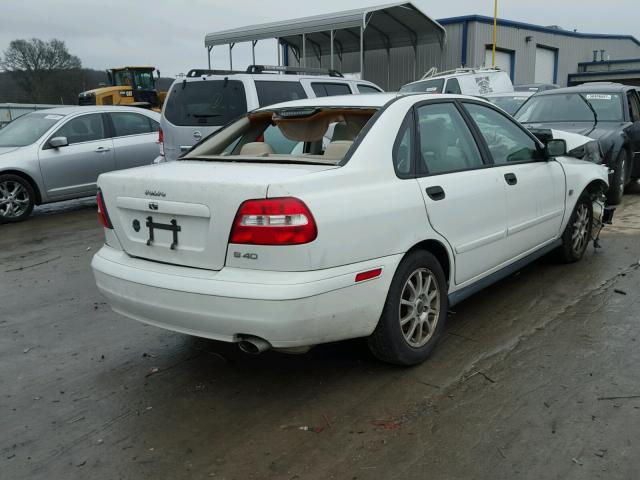 YV1VS27504F098263 - 2004 VOLVO S40 1.9T WHITE photo 4