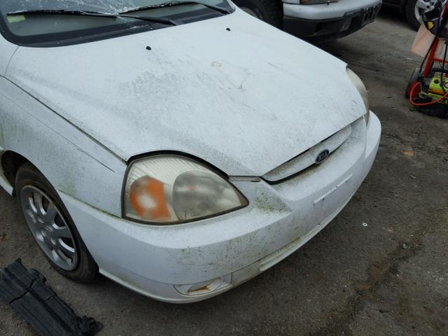 KNADC125946329951 - 2004 KIA RIO WHITE photo 9