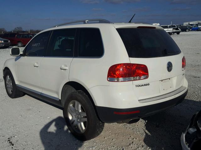 WVGZB77L37D027928 - 2007 VOLKSWAGEN TOUAREG V8 WHITE photo 3