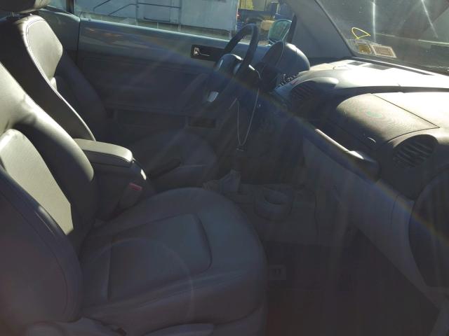 3VWCM31Y45M361496 - 2005 VOLKSWAGEN NEW BEETLE 蓝色 照片 5