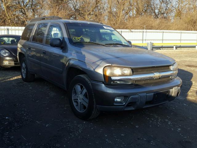 1GNET16SX56115003 - 2005 CHEVROLET TRAILBLAZE GRAY photo 1