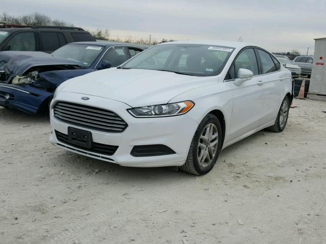 3FA6P0H77GR332699 - 2016 FORD FUSION SE WHITE photo 2