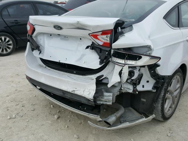 3FA6P0H77GR332699 - 2016 FORD FUSION SE WHITE photo 9