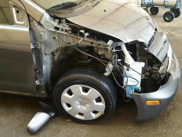 JTKKT624X50124943 - 2005 TOYOTA SCION XA GRAY photo 9