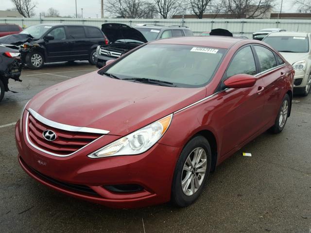 5NPEB4AC7BH308336 - 2011 HYUNDAI SONATA GLS RED photo 2