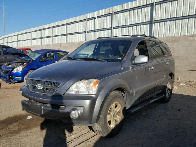 KNDJC733655350365 - 2005 KIA SORENTO EX GRAY photo 2