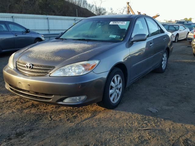 4T1BE30K63U686745 - 2003 TOYOTA CAMRY LE GRAY photo 2