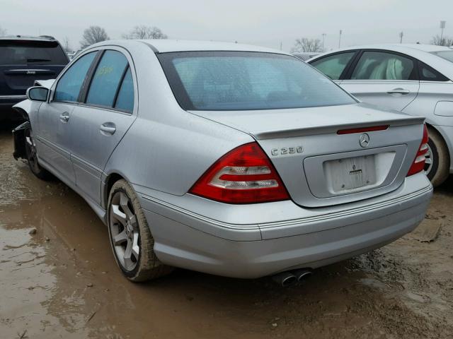 WDBRF52H57F923103 - 2007 MERCEDES-BENZ C 230 SILVER photo 3