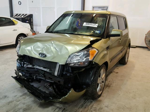 KNDJT2A2XB7330066 - 2011 KIA SOUL + GREEN photo 2