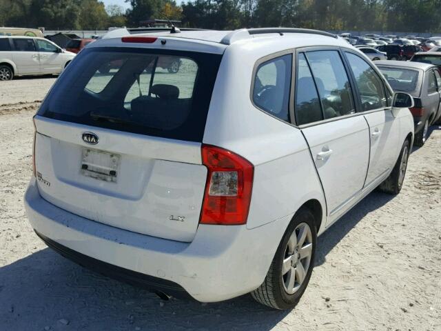 KNAFG525577043243 - 2007 KIA RONDO BASE WHITE photo 4