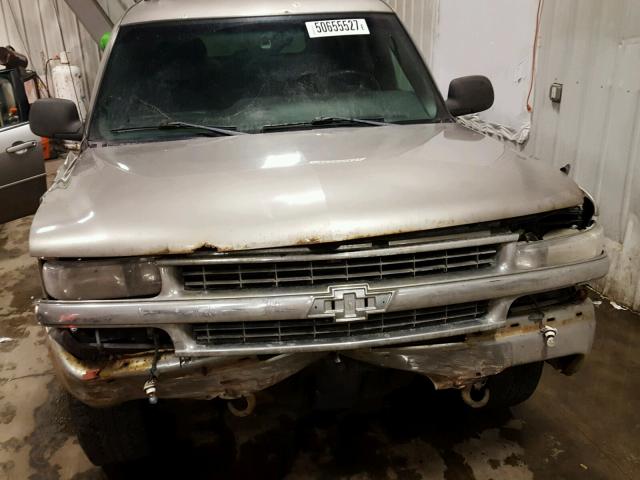 1GNEK13V12J227585 - 2002 CHEVROLET TAHOE K150 GRAY photo 7