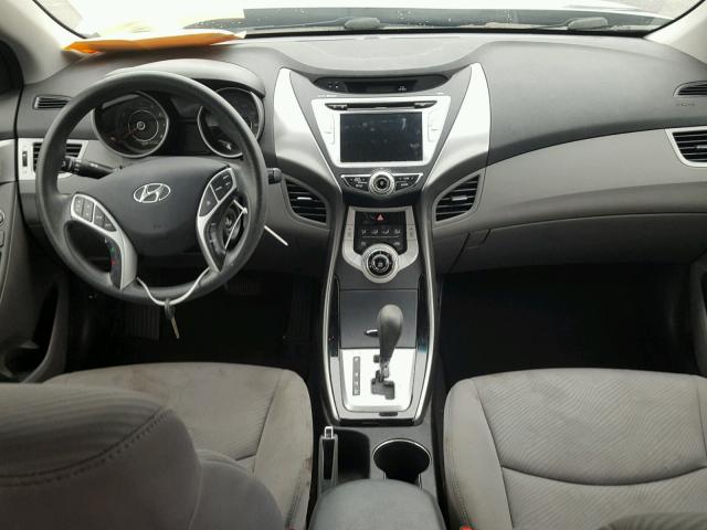 KMHDH4AE0BU113630 - 2011 HYUNDAI ELANTRA GL SILVER photo 9