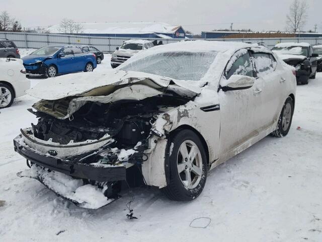 KNAGM4A73F5547441 - 2015 KIA OPTIMA LX WHITE photo 2