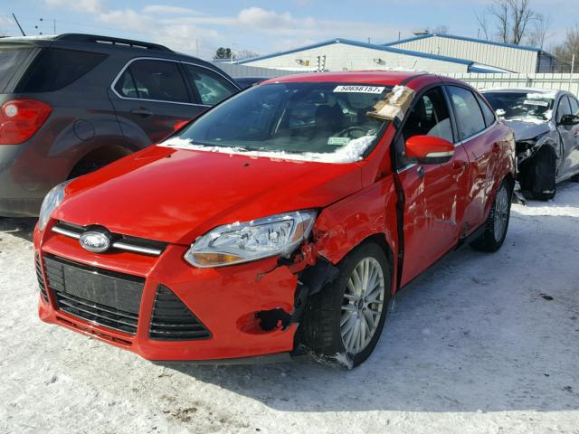 1FAHP3H28CL426078 - 2012 FORD FOCUS SEL RED photo 2