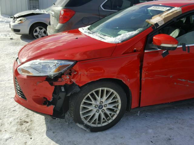 1FAHP3H28CL426078 - 2012 FORD FOCUS SEL RED photo 9
