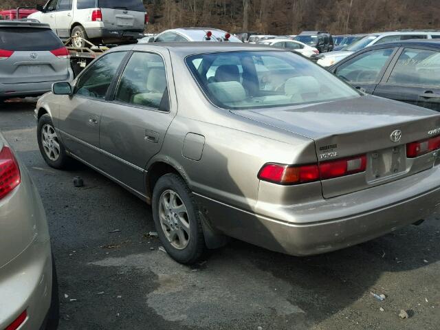 JT2BF22K9X0158373 - 1999 TOYOTA CAMRY LE ბეჟი ფოტო 3