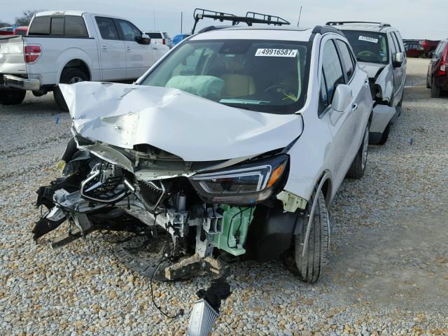 KL4CJDSB7JB521376 - 2018 BUICK ENCORE PRE WHITE photo 2