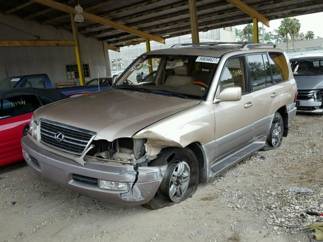 JTJHT00W223520679 - 2002 LEXUS LX 470 GOLD photo 2