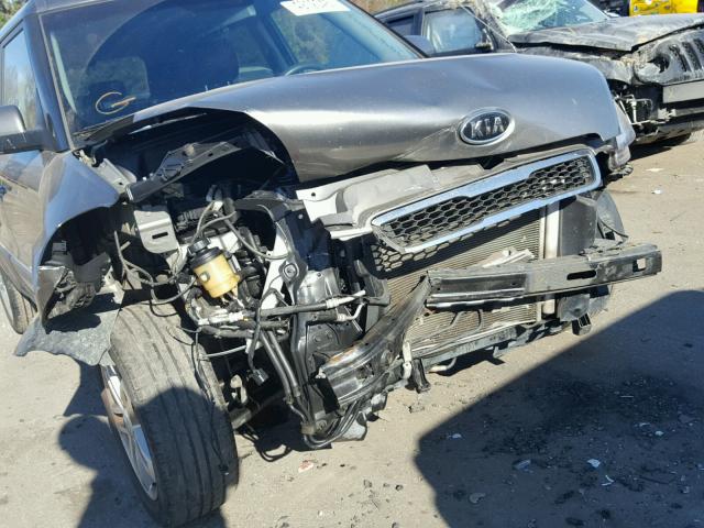 KNDJT2A28B7230791 - 2011 KIA SOUL GRAY photo 9