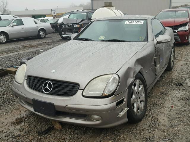 WDBKK49FX3F296386 - 2003 MERCEDES-BENZ SLK 230 KO SILVER photo 2