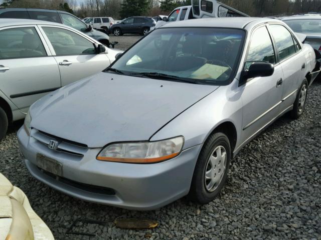 1HGCF8549XA160115 - 1999 HONDA ACCORD DX SILVER photo 2