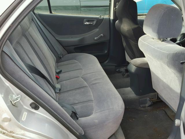 1HGCF8549XA160115 - 1999 HONDA ACCORD DX SILVER photo 6