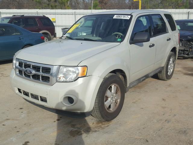 1FMCU02759KA75432 - 2009 FORD ESCAPE XLS CREAM photo 2