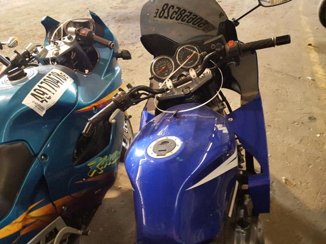 VTTGM51A942102590 - 2004 SUZUKI GS500 FK BLUE photo 5