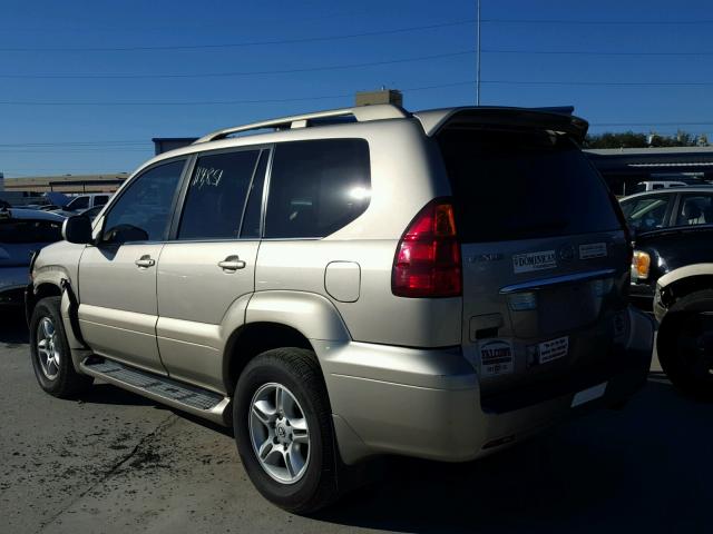 JTJBT20X830006915 - 2003 LEXUS GX 470 GOLD photo 3