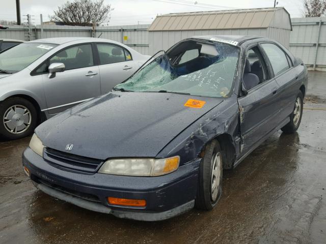 1HGCD5627SA165890 - 1995 HONDA ACCORD DX BLUE photo 2