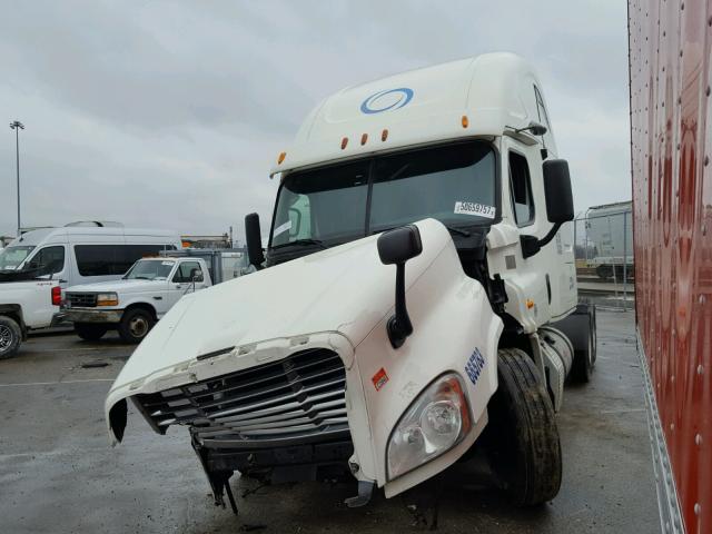 3AKJGLDR3DSFF9200 - 2013 FREIGHTLINER CASCADIA 1 WHITE photo 2