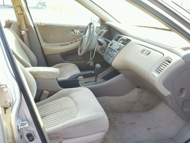 1HGCG5646WA033654 - 1998 HONDA ACCORD LX SILVER photo 5