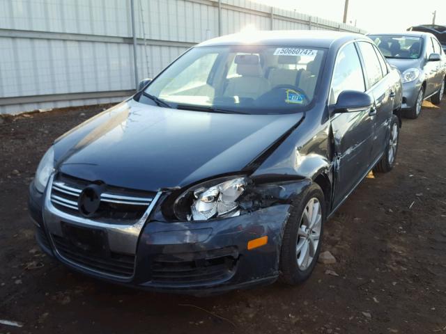 3VWRZ7AJ0AM018670 - 2010 VOLKSWAGEN JETTA SE GRAY photo 2