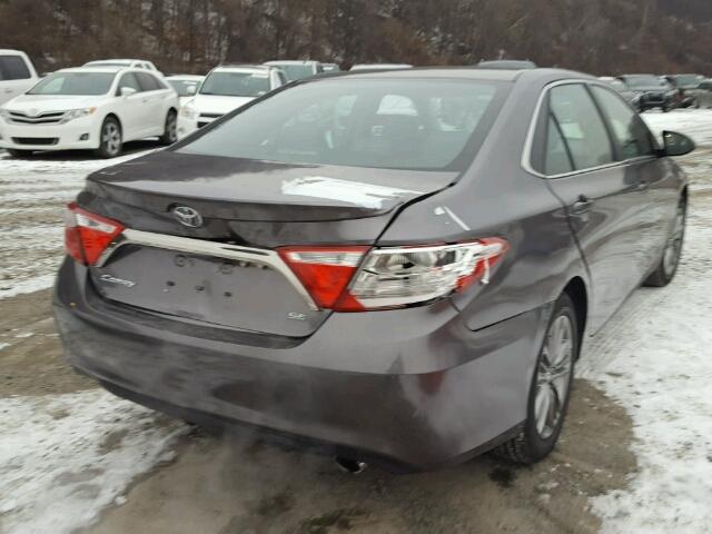 4T1BF1FK6HU452024 - 2017 TOYOTA CAMRY LE GRAY photo 4