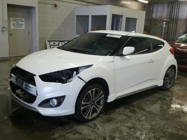 KMHTC6AE8GU295140 - 2016 HYUNDAI VELOSTER T WHITE photo 2