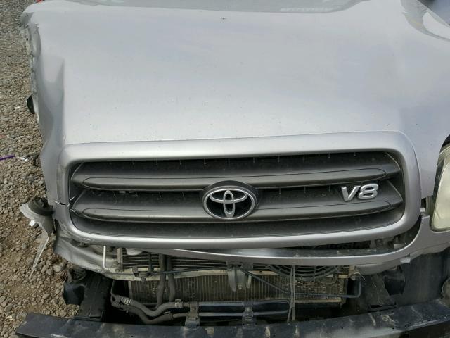 5TDBT44A42S058221 - 2002 TOYOTA SEQUOIA SR SILVER photo 7