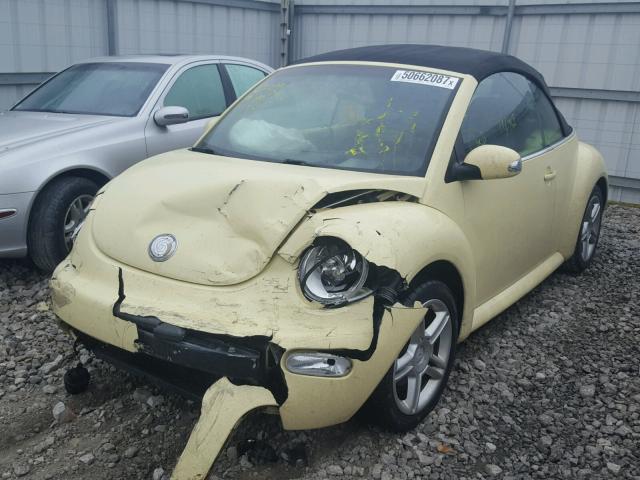 3VWCD21Y74M308266 - 2004 VOLKSWAGEN NEW BEETLE 黄色 照片 2