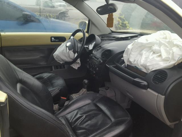 3VWCD21Y74M308266 - 2004 VOLKSWAGEN NEW BEETLE 黄色 照片 5