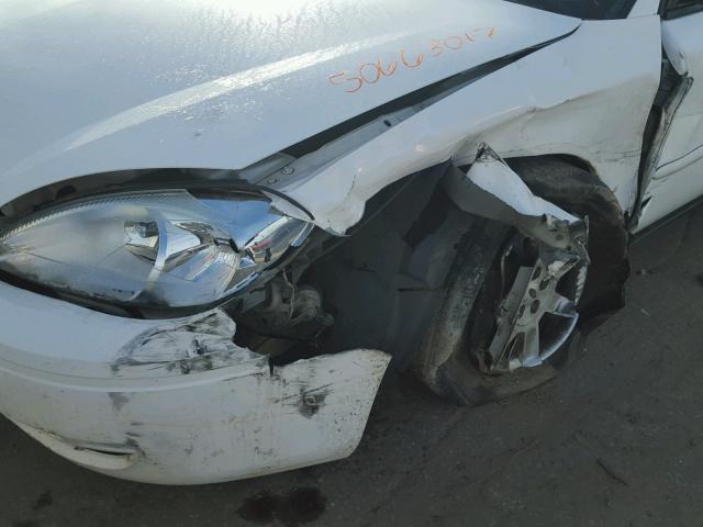 1FAFP532X6A246935 - 2006 FORD TAURUS SE WHITE photo 9