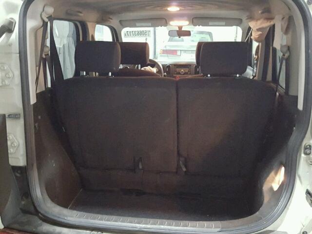 JN8AZ2KR7AT168031 - 2010 NISSAN CUBE BASE WHITE photo 9