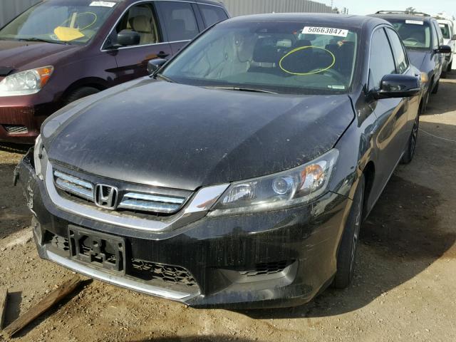 1HGCR6F5XFA000830 - 2015 HONDA ACCORD HYB GRAY photo 2