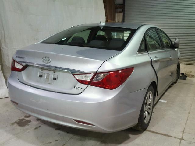 5NPEB4AC2CH397878 - 2012 HYUNDAI SONATA GLS SILVER photo 4