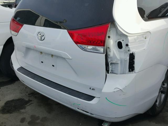 5TDKK3DC3ES453056 - 2014 TOYOTA SIENNA LE WHITE photo 9