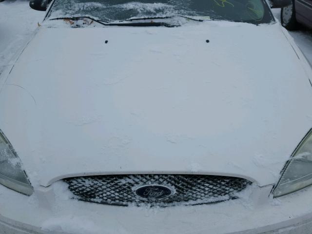 1FAFP53U35A244377 - 2005 FORD TAURUS SE WHITE photo 7