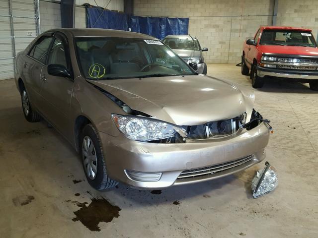 JTDBE32K963045326 - 2006 TOYOTA CAMRY LE ბეჟი ფოტო 1