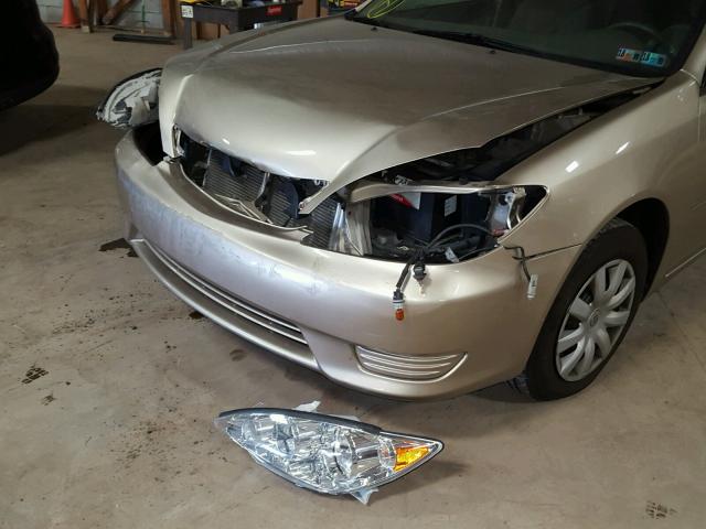 JTDBE32K963045326 - 2006 TOYOTA CAMRY LE ბეჟი ფოტო 9