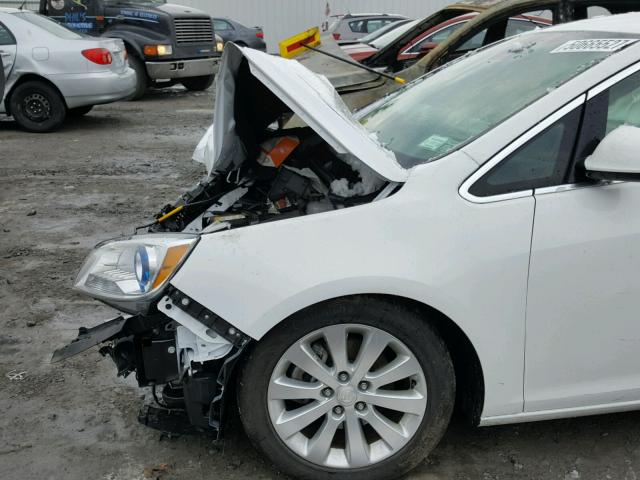 1G4PP5SK6G4134208 - 2016 BUICK VERANO WHITE photo 9