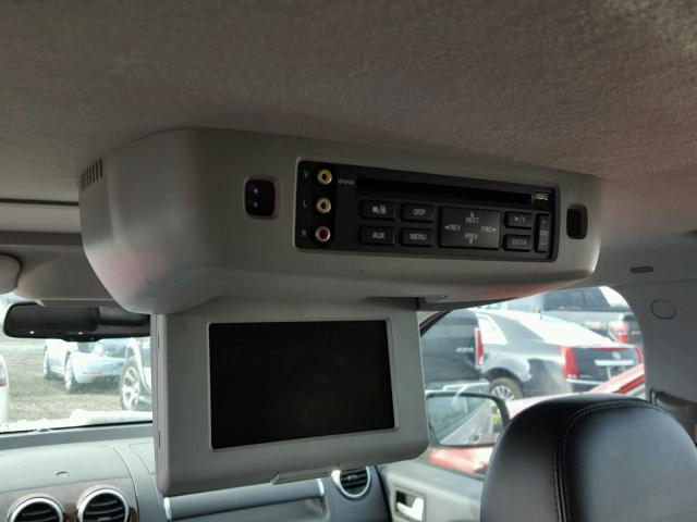 1FMDK03197GA12998 - 2007 FORD FREESTYLE SILVER photo 9