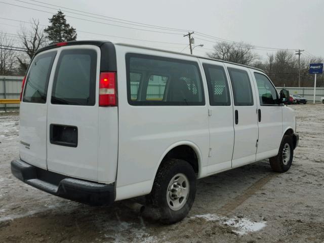 1GCWGFCA8E1117291 - 2014 CHEVROLET EXPRESS G2 WHITE photo 4